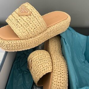 PRAD A rafia platform sandals